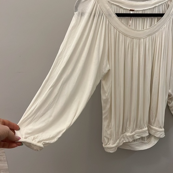 Free People Top Blouse NWT Boho Ruched Peasant Scoop Neck Size XS Cream - Picture 3 of 9